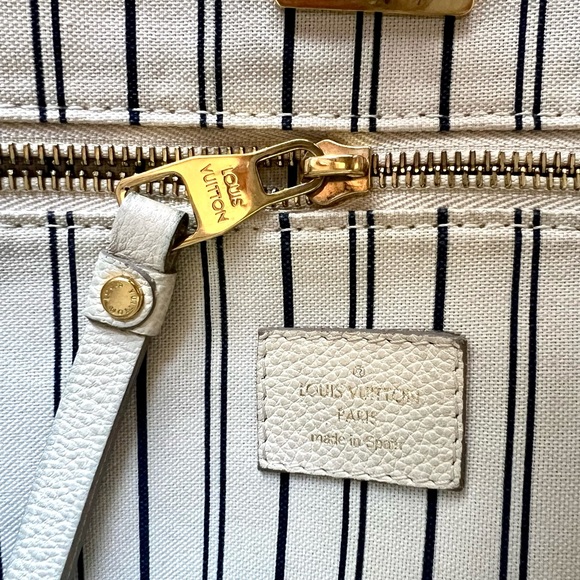 🩷 Loui V Empreinte Apple Watch band Handmade with 🩷 - Picture 13 of 15